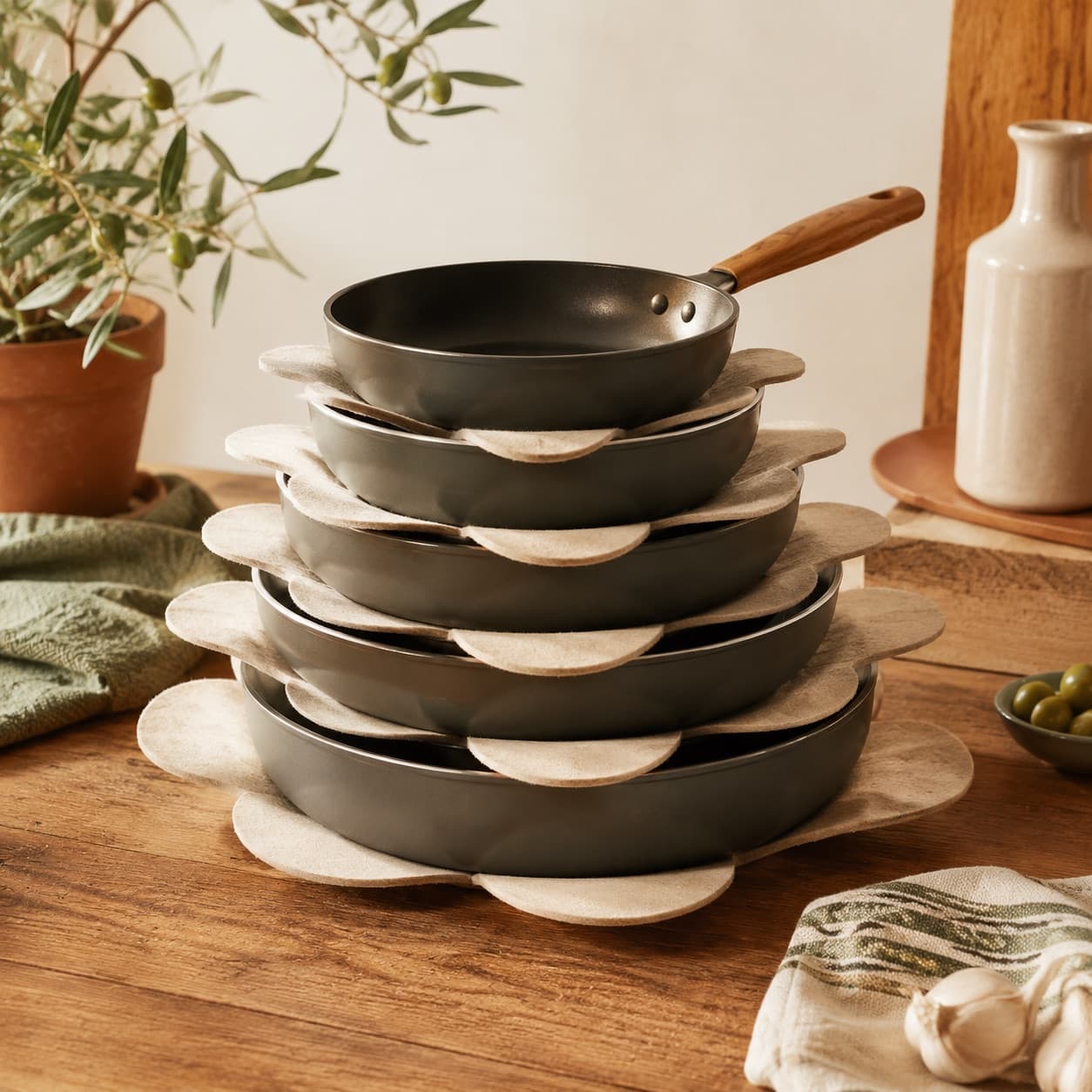 Stackable Pan Protectors (6)